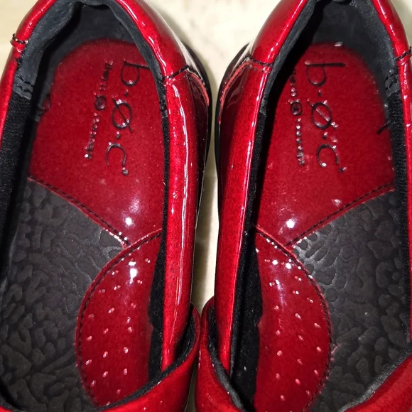 BOC Born Concepts Red Patent Clogs - Picture 7 of 10
